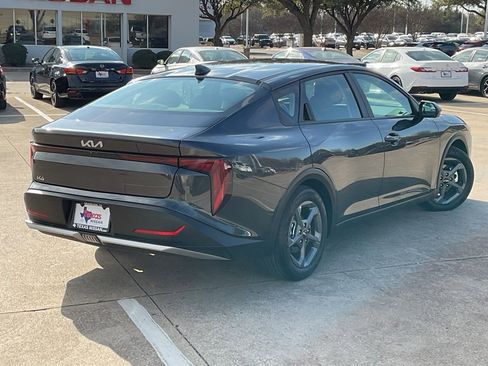 Used 2025 Kia K4 LXS image 5