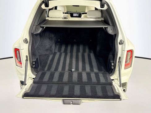 Used 2025 Rolls-Royce Cullinan AWD/4WD image 32