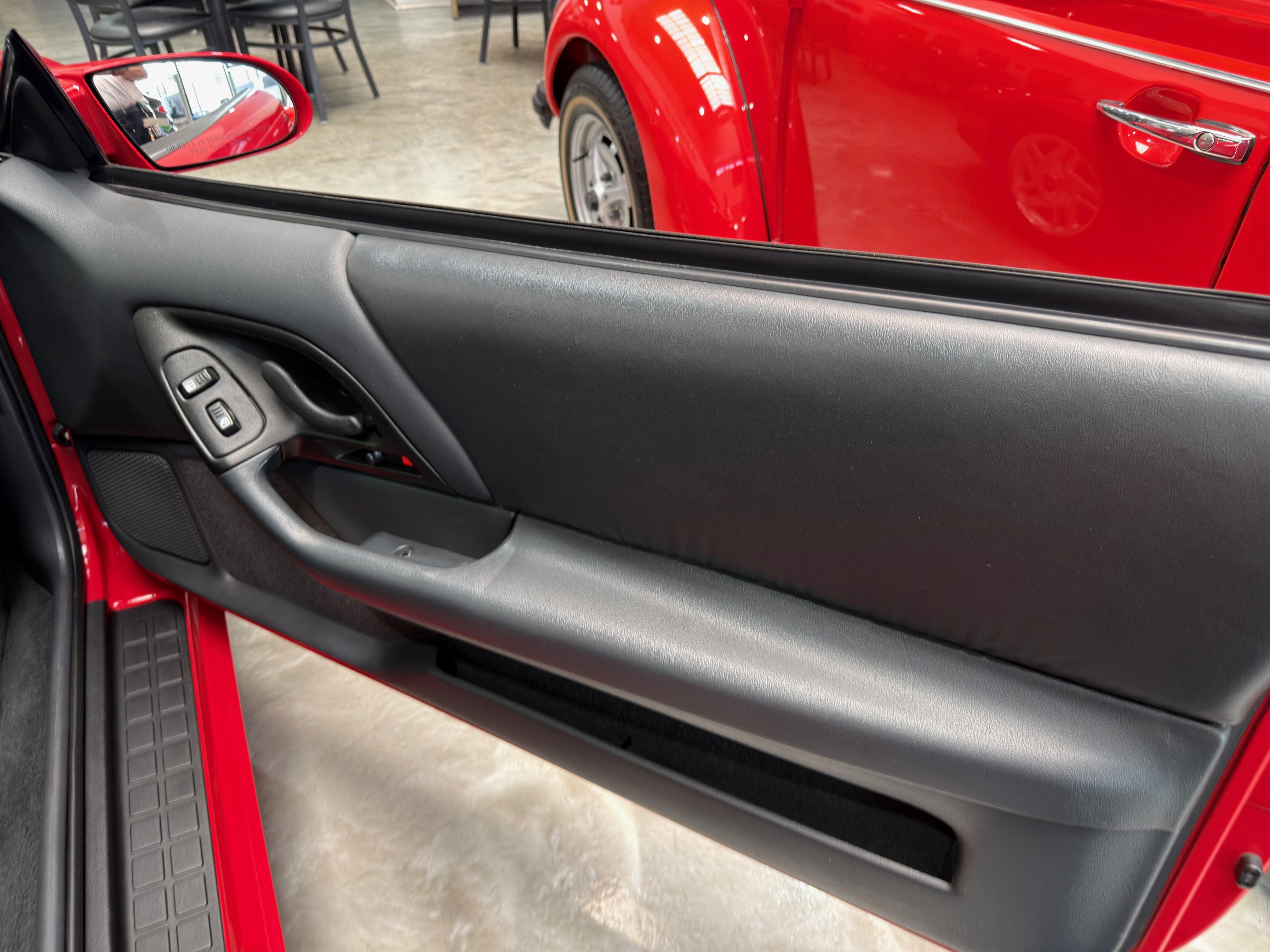 Used 1995 Chevrolet Camaro Z28 RWD image 11
