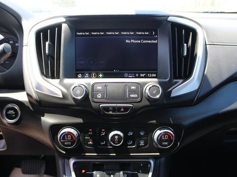 Used 2024 GMC Terrain SLT FWD image 24