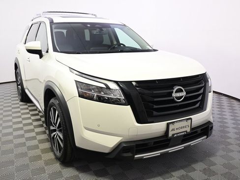 Used 2023 Nissan Pathfinder Platinum image 9