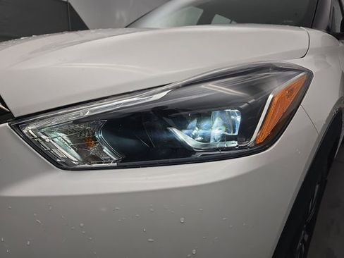 Used 2020 Nissan Kicks SR FWD image 15