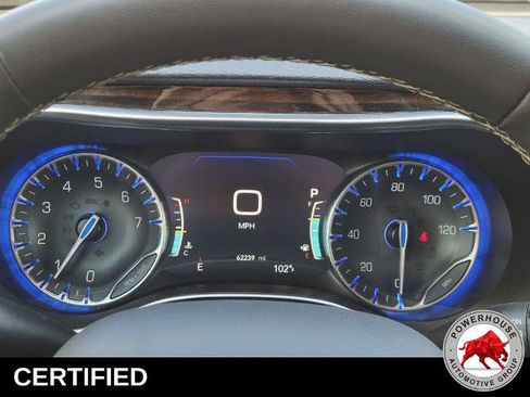 Used 2023 Chrysler Pacifica Limited FWD image 37