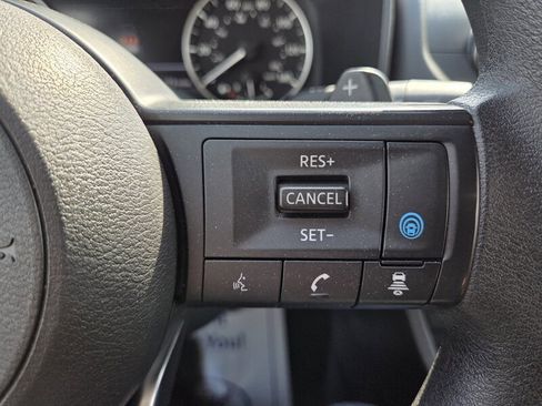 Used 2024 Nissan Rogue SV image 16