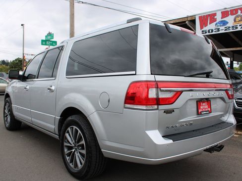 Used 2015 Lincoln Navigator L 4WD image 4
