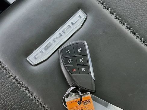 Used 2025 GMC Yukon Denali w/ Sun & Power Step Package AWD/4WD image 33