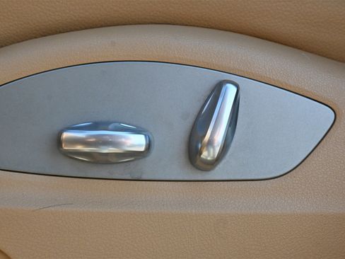 Used 2013 Porsche Cayenne S image 15