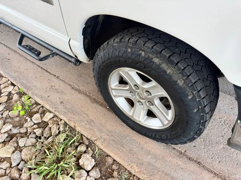 Used 2008 Dodge Ram 1500 Truck ST RWD image 29