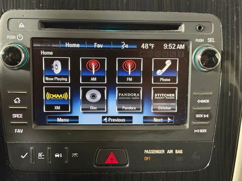 Used 2017 Chevrolet Traverse LT image 4