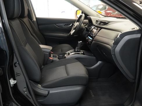 Used 2018 Nissan Rogue SV AWD/4WD image 24