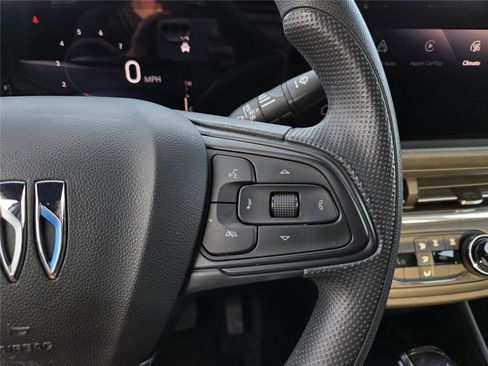 Used 2025 Buick Envista Preferred FWD image 21