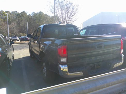 Used 2022 Toyota Tacoma SR5 image 9