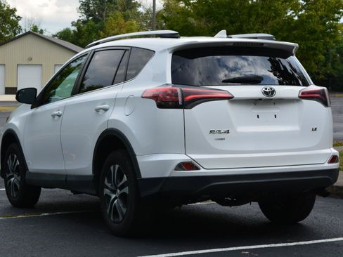 Used 2016 Toyota RAV4 LE FWD image 7