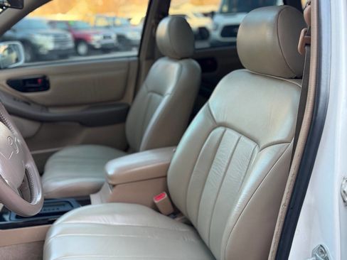 Used 1996 Toyota Avalon XLS image 9