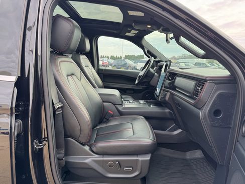 Used 2022 Ford Expedition Max Limited image 12