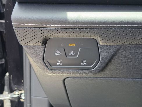 Used 2024 Volkswagen Atlas SE FWD image 39