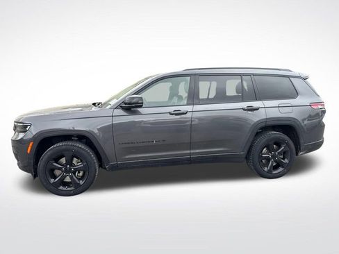 Used 2023 Jeep Grand Cherokee L Laredo AWD/4WD image 2