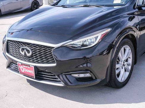 Used 2019 INFINITI QX30 w/ Cargo Package FWD image 11