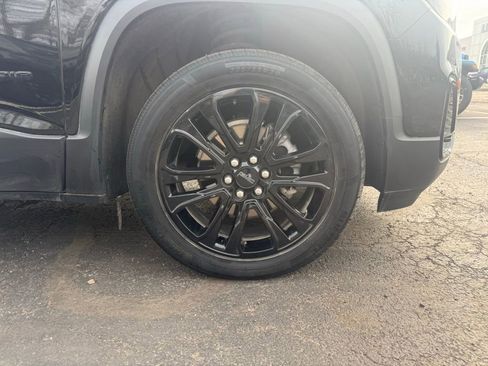 Used 2022 GMC Acadia SLT w/ Elevation Edition AWD/4WD image 47