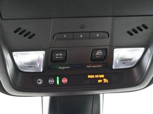 Certified 2025 Cadillac XT6 Luxury FWD image 30