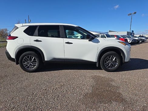 Used 2023 Nissan Rogue S image 8