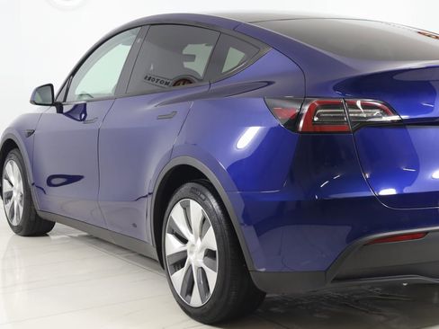 Used 2020 Tesla Model Y Long Range image 23