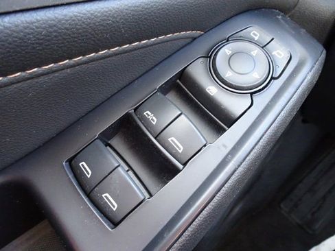 Used 2019 Chevrolet Traverse LT image 24