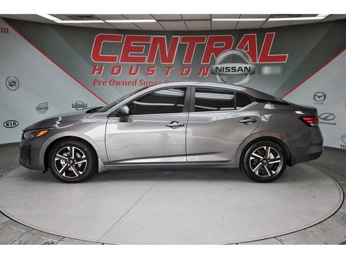 Used 2025 Nissan Sentra SV w/ All-Weather Package image 3