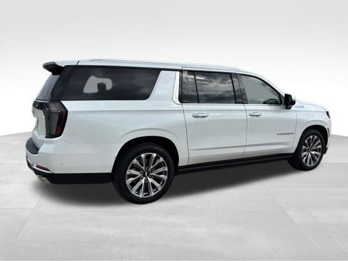 Certified 2025 Chevrolet Suburban High Country AWD/4WD image 5