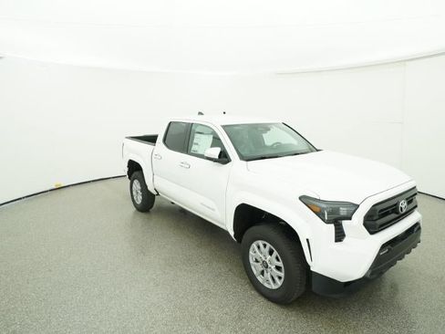 New 2025 Toyota Tacoma SR5 image 40