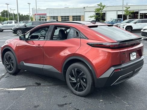 New 2026 Toyota C-HR AWD/4WD image 5