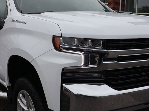 Used 2021 Chevrolet Silverado 1500 LT AWD/4WD image 2