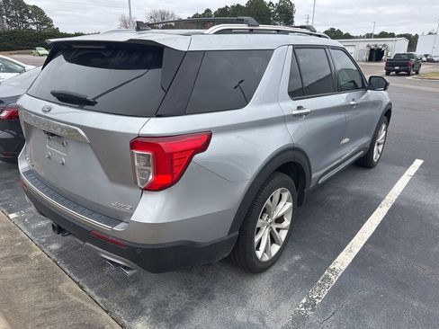 Used 2023 Ford Explorer Platinum w/ Technology Package image 2