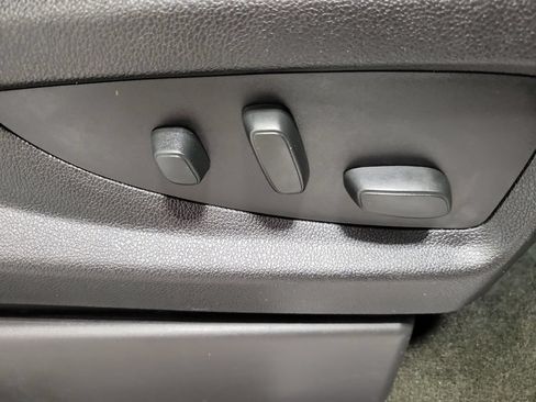Used 2018 Chevrolet Tahoe Premier AWD/4WD image 21