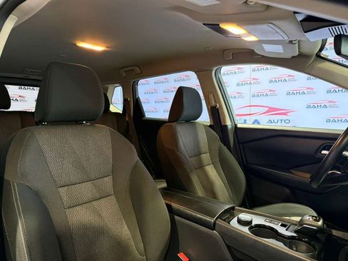 Used 2024 Nissan Rogue SV image 46