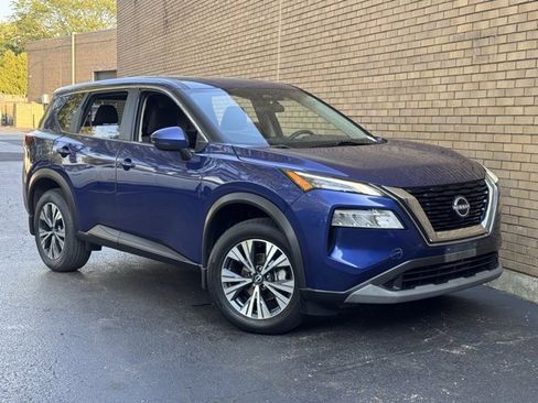 Used 2022 Nissan Rogue SV image 5