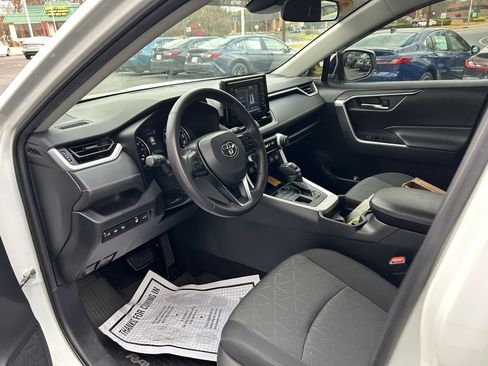 Used 2025 Toyota RAV4 XLE image 10