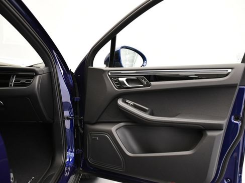 Certified 2026 Porsche Macan AWD/4WD image 48