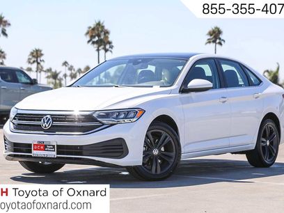 Used 2023 Volkswagen Jetta SE w/ Panoramic Sunroof Package