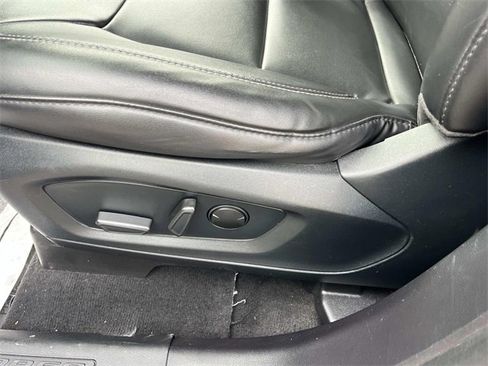 Used 2022 Ford Explorer XLT w/ Equipment Group 202A image 31