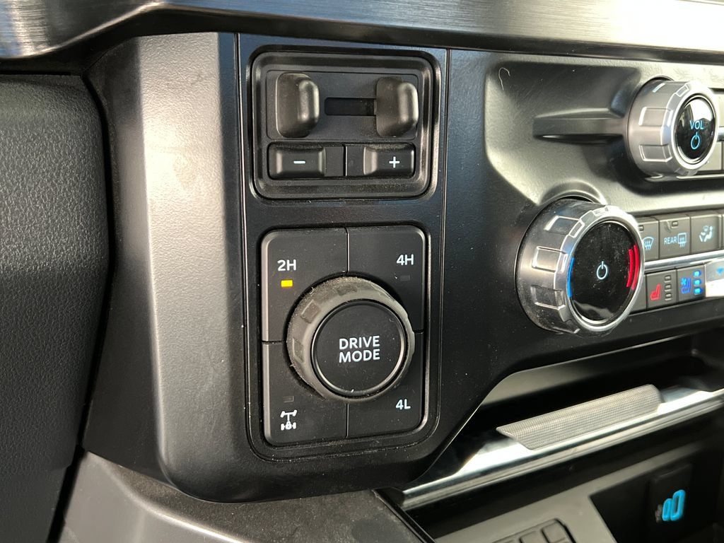 Used 2024 Ford F350 Lariat AWD/4WD image 37