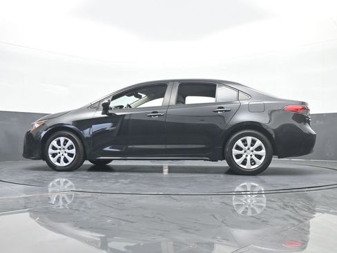 Used 2022 Toyota Corolla LE image 51