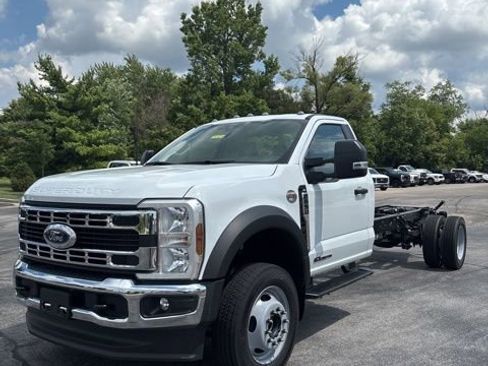 New 2025 Ford F550 4x4 Regular Cab Super Duty image 2
