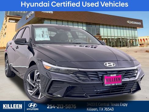 Used 2025 Hyundai Elantra Sport image 1