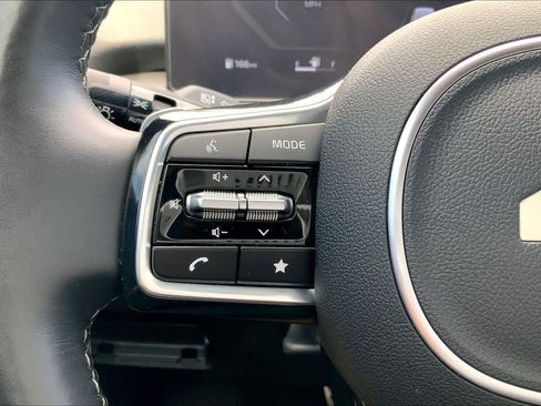 Certified 2024 Kia Sorento SX Prestige AWD/4WD image 24