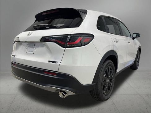 New 2027 Honda HR-V Sport image 5