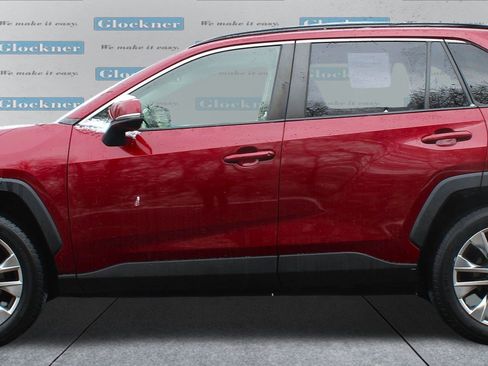 Used 2019 Toyota RAV4 XLE Premium image 10