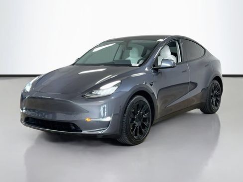 Used 2021 Tesla Model Y Long Range AWD/4WD image 3