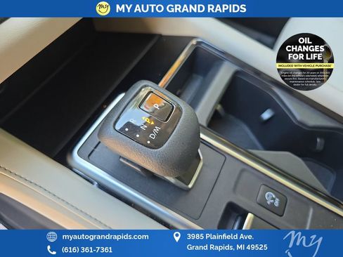 Used 2022 Nissan Pathfinder SL AWD/4WD image 25