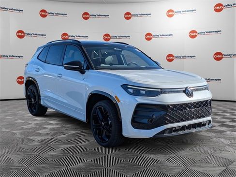 New 2026 Volkswagen Tiguan SE R-Line image 3